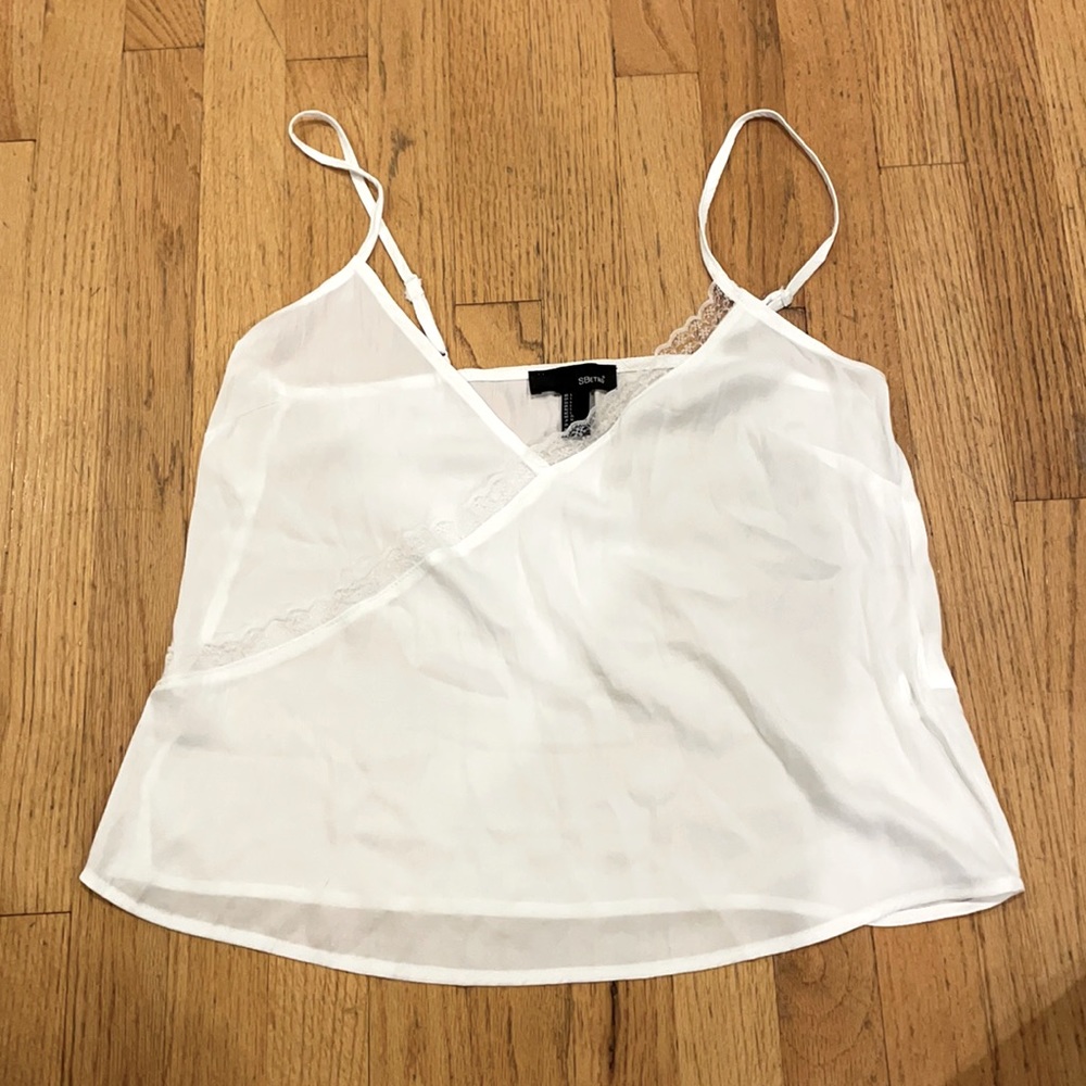 SBetro white, flowy tank with white lacy detail
